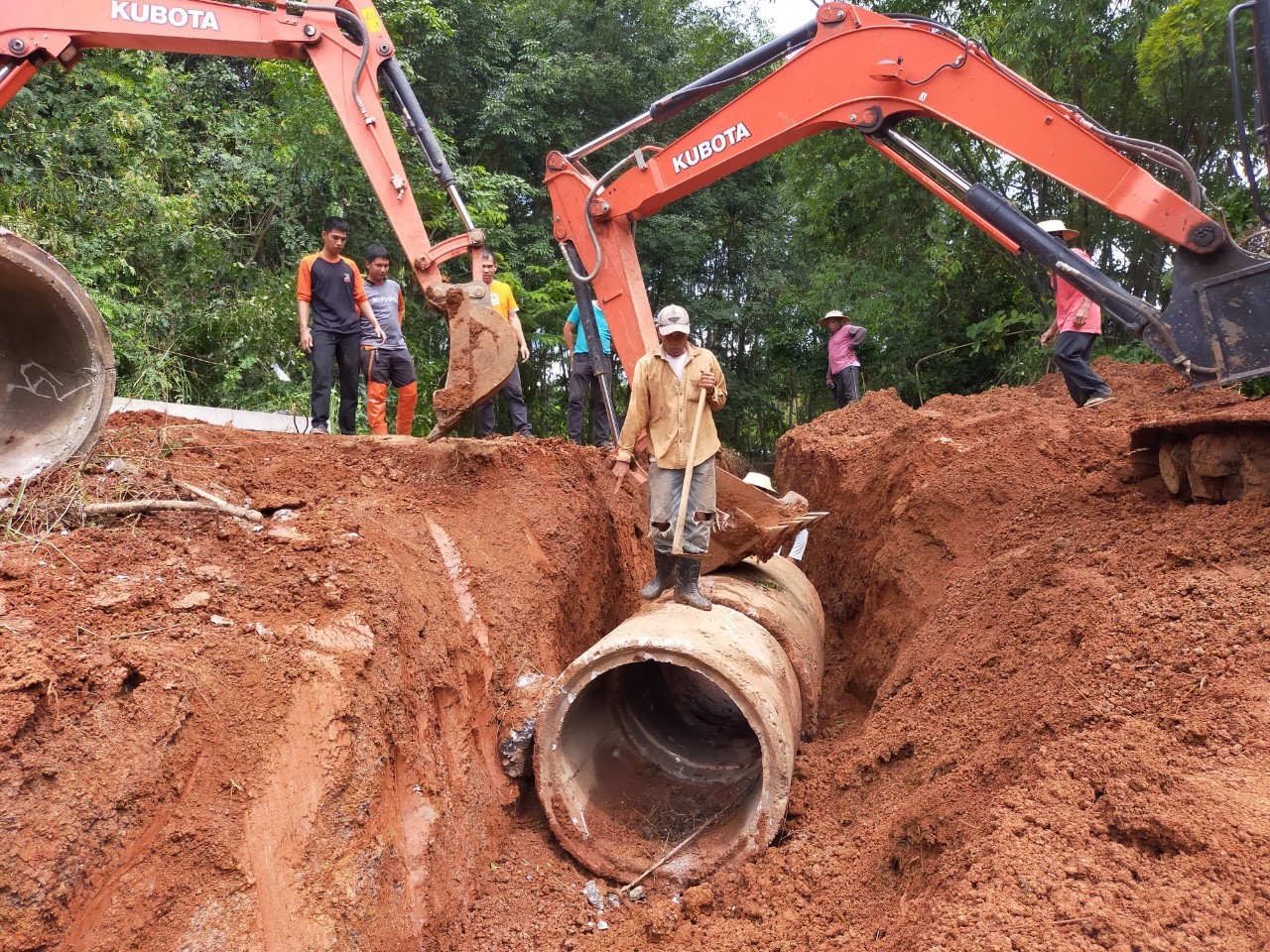 งานวางท่อ ขุดร่อง