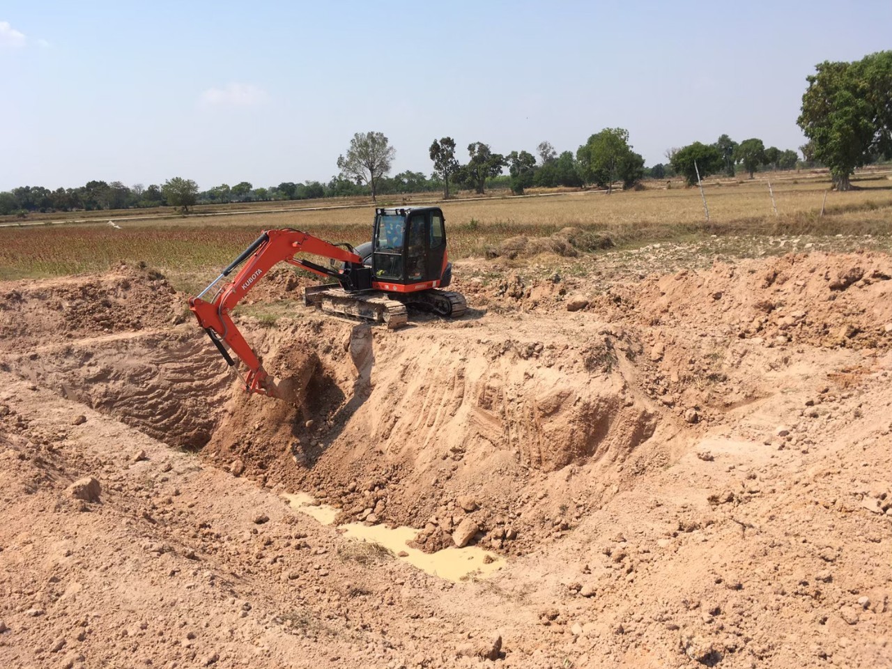 งานแต่งขอบสระ ขุดคลองใส้ไก่ ขุดบ่อขนาดเล็ก