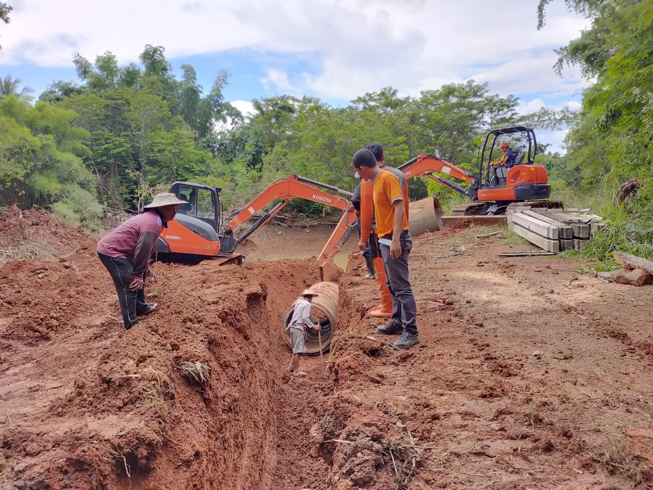 งานวางท่อ ขุดร่อง