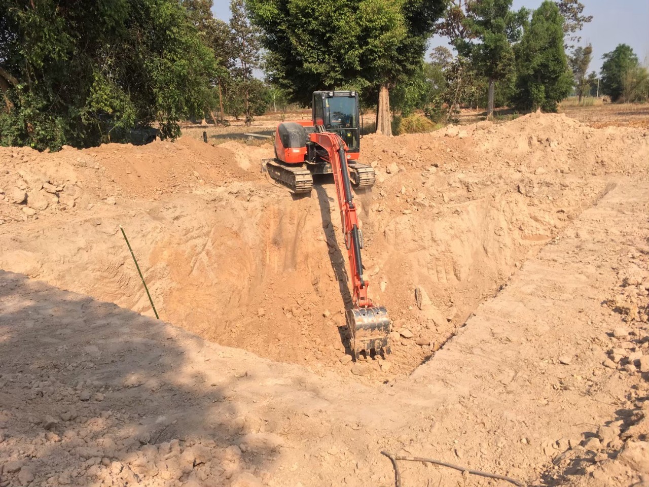 งานแต่งขอบสระ ขุดคลองใส้ไก่ ขุดบ่อขนาดเล็ก