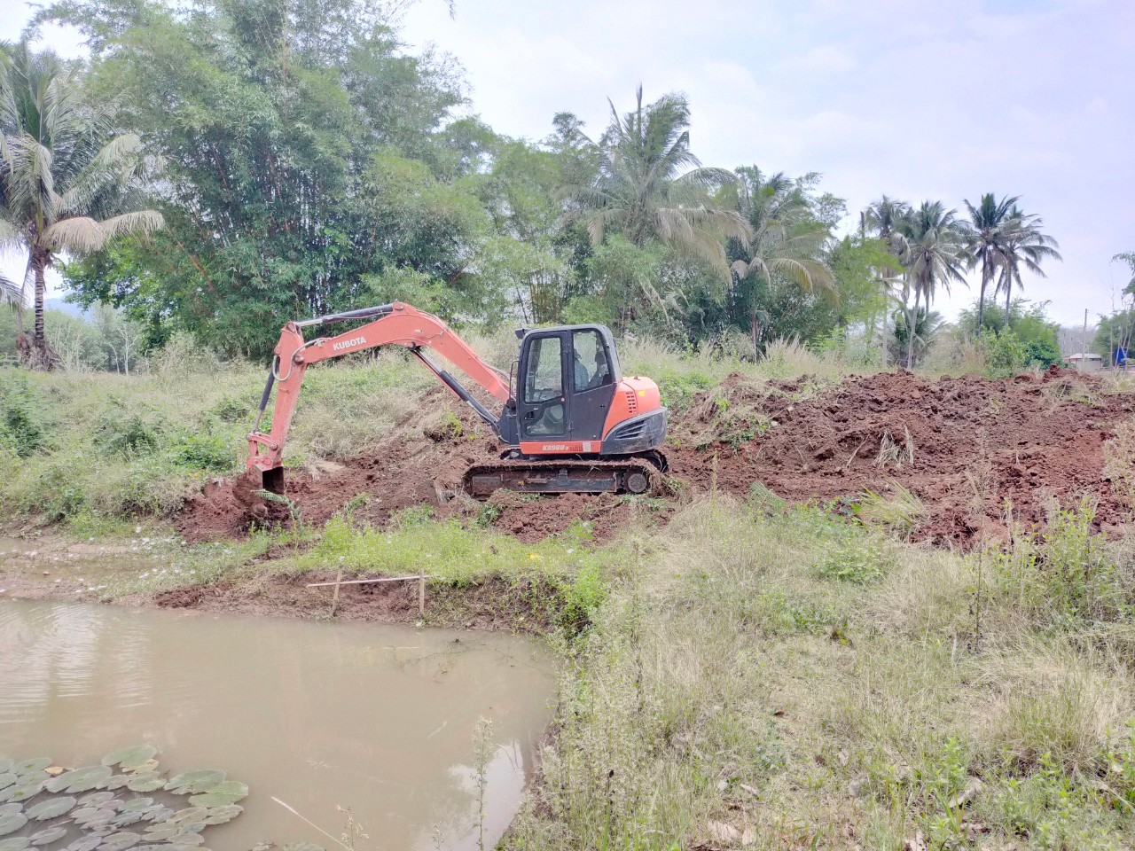 งานแต่งขอบสระ ขุดคลองใส้ไก่ ขุดบ่อขนาดเล็ก