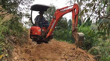 รถขุดคูโบต้า กับงานสวนผลไม้